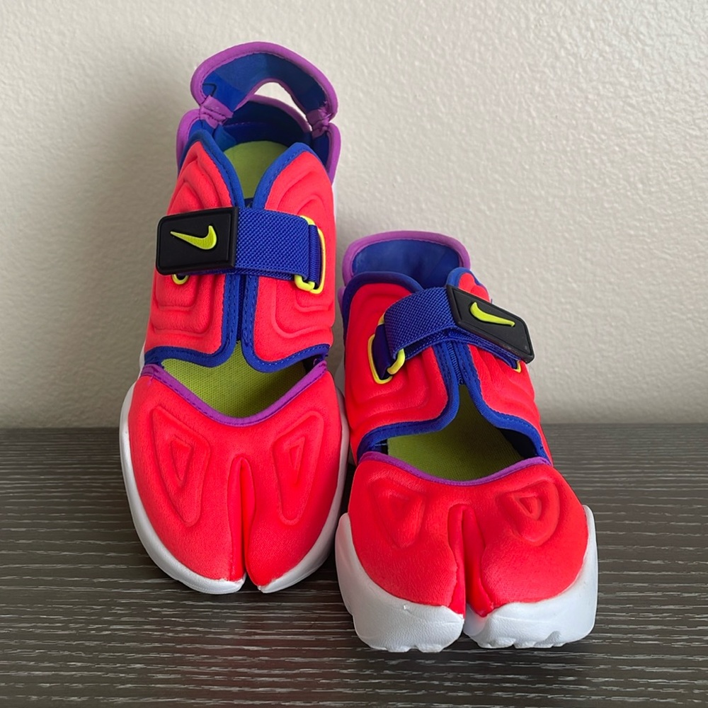 Aqua Rift Sneakers - Nike Women’s